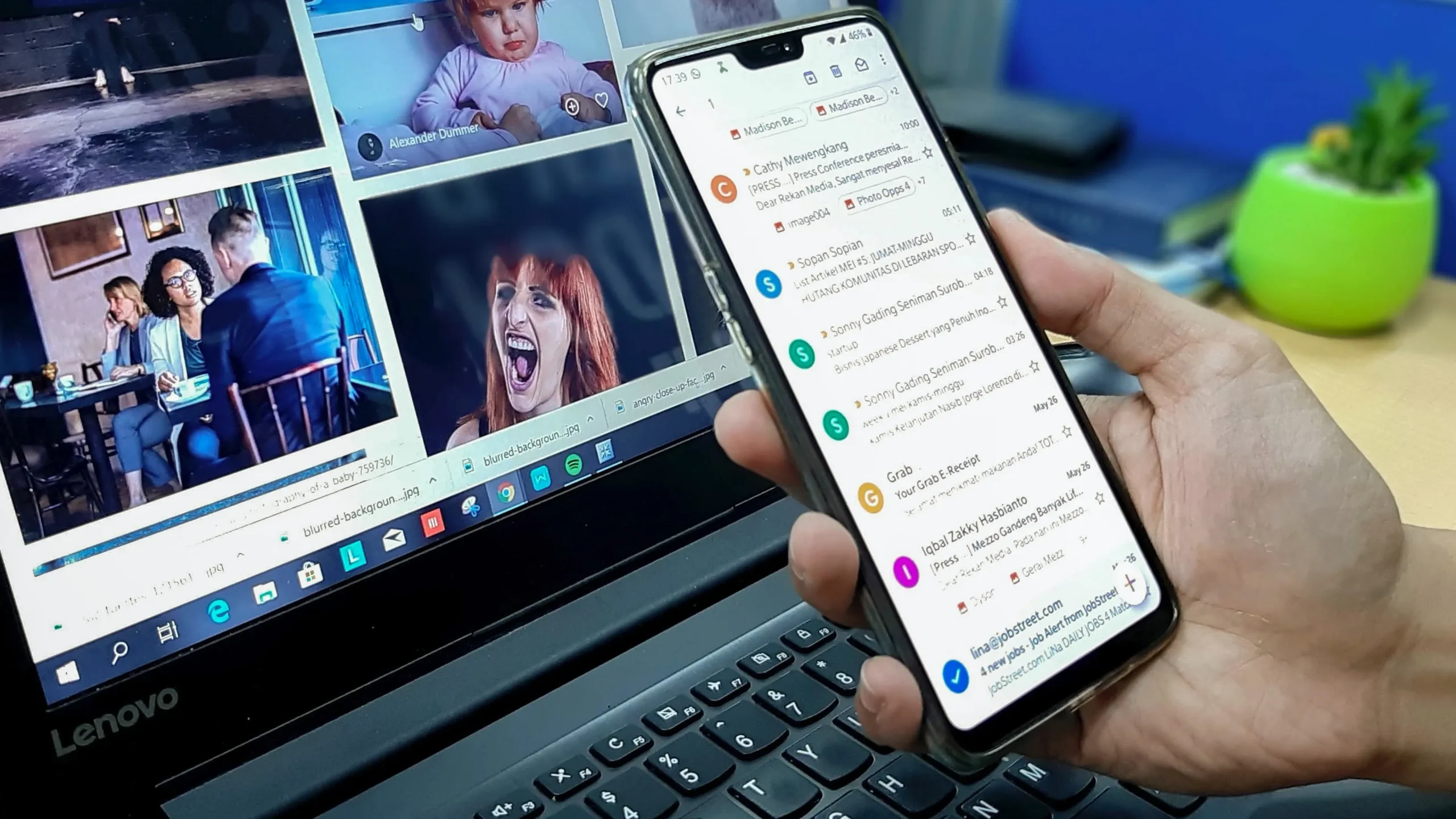 Gente usando gmail Gmailify